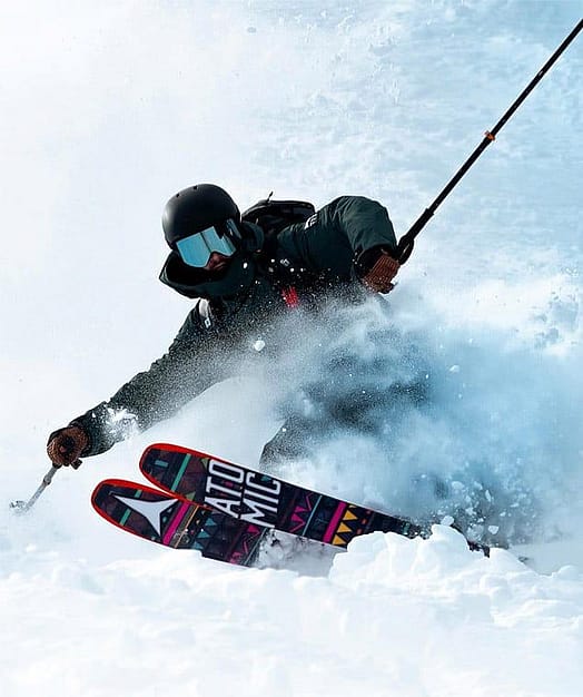 Asiakas @undefined tuotteessa Montec Doom Lumilautailutakki Miehet Dark Atlantic/Black