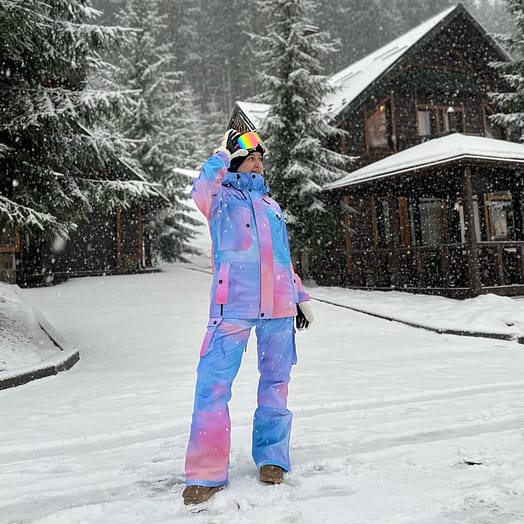 Asiakas @anastasiiahurina tuotteessa Dope Adept W Lumilautailutakki Naiset Dawn