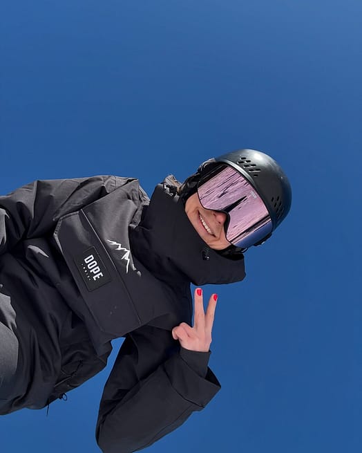 Asiakas @lauranails____ tuotteessa Dope Blizzard W Laskettelutakki Naiset Black