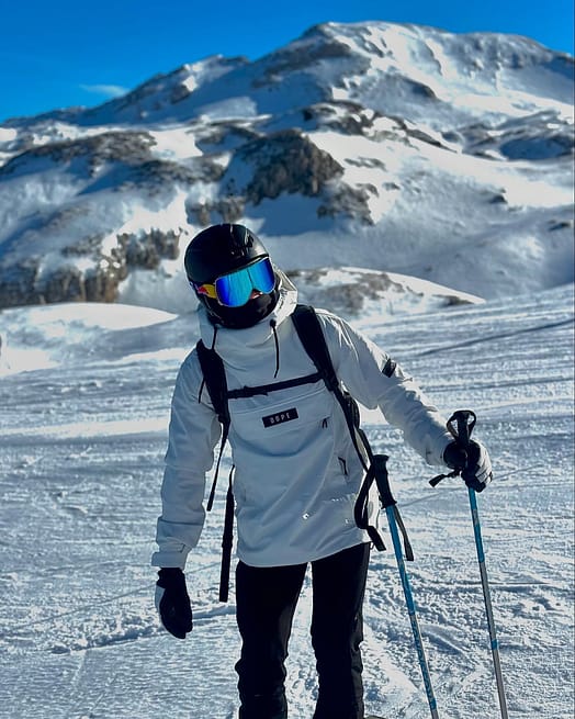 Asiakas @dylan_scalfati tuotteessa Dope Blizzard Laskettelutakki Miehet Corduroy Whitish