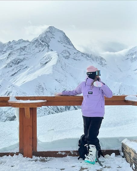 Asiakas @hannah_crjohnson tuotteessa Dope Blizzard W Lumilautailutakki Naiset Faded Violet