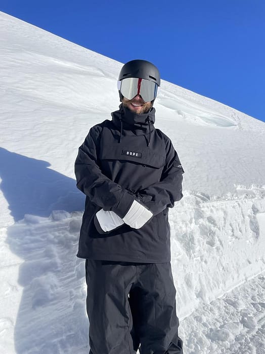 Asiakas @seb.on.snow tuotteessa Dope Blizzard Lumilautailutakki Miehet Corduroy Black