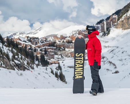 Asiakas @andrei_blaj tuotteessa Dope Legacy Laskettelutakki Miehet Deep Red