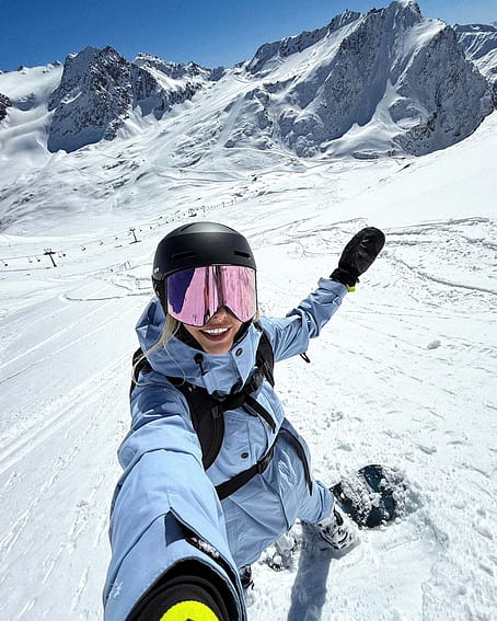 Asiakas @xagnr tuotteessa Dope Sight 2023 Laskettelulasit Black W/Black Champagne Mirror