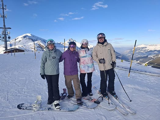 Asiakas @undefined tuotteessa Dope Adept W Lumilautailutakki Naiset Vivid Purple