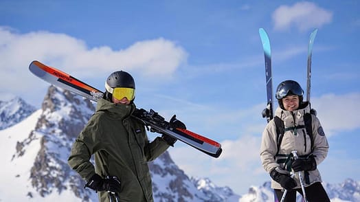 Asiakas @undefined tuotteessa Dope Blizzard W Full Zip 24 Laskettelutakki Naiset Sand