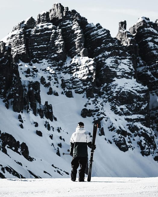 Asiakas @andi_jenewein tuotteessa Montec Doom Laskettelutakki Miehet Light Grey/Black/Dark Atlantic