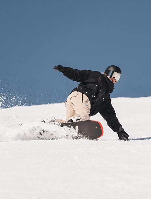 Asiakas @clew_snowboarding tuotteessa Dope Spartan W Lumilautailutakki Naiset Black