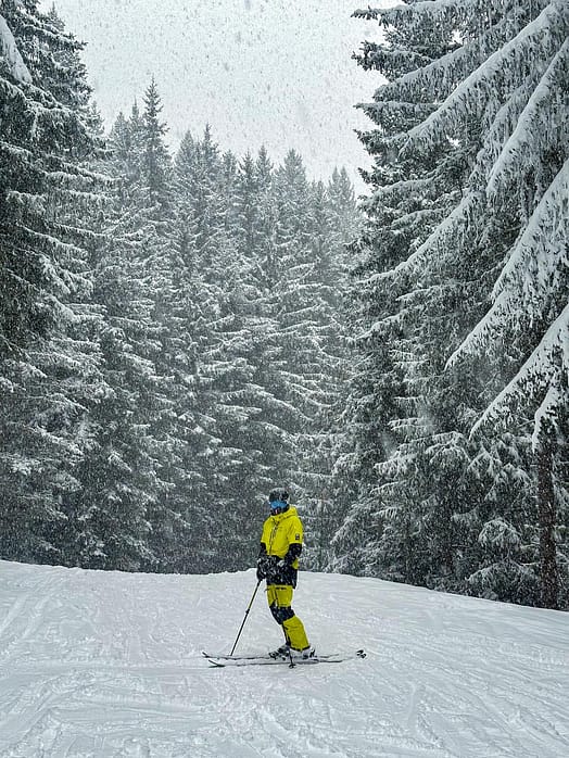 Asiakas @tao_en_montagne tuotteessa Montec Arch Lumilautailutakki Miehet Bright Yellow/Black