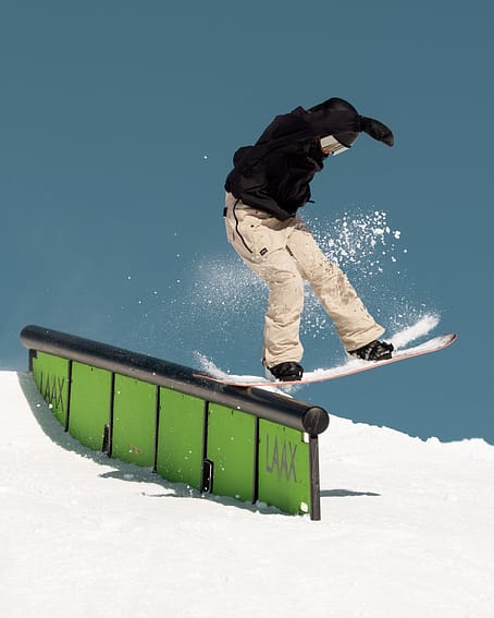 Asiakas @irinaruegg tuotteessa Dope Notorious B.I.B W Lasketteluhousut Naiset Sand