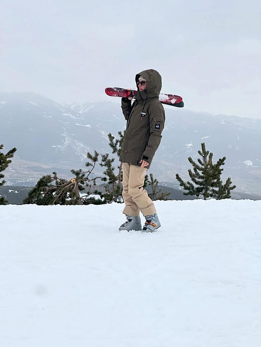 Asiakas @cha.rlottemalet tuotteessa Dope Adept W Lumilautailutakki Naiset Olive Green