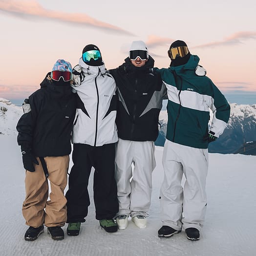 Asiakas @jonathan.leitner tuotteessa Dope Big Lumilautailuhousut Miehet Light Grey