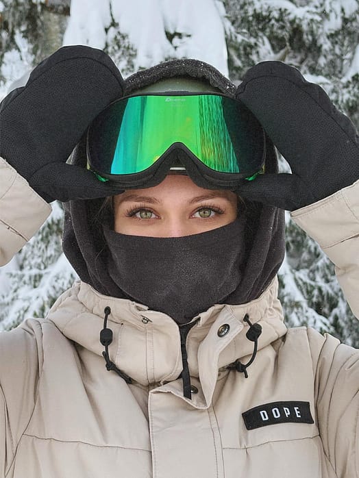 Asiakas @sarahsmii tuotteessa Dope Puffer W Full Zip Laskettelutakki Naiset Sand