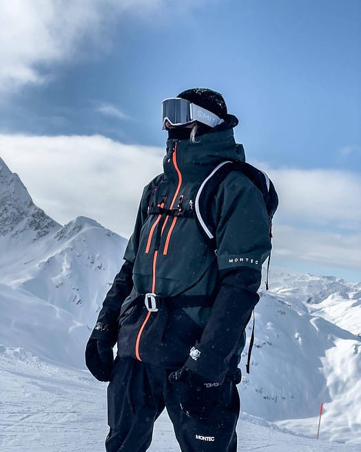 Asiakas @gruber_simon tuotteessa Montec Fenix Lumilautailutakki Miehet Dark Atlantic/Black