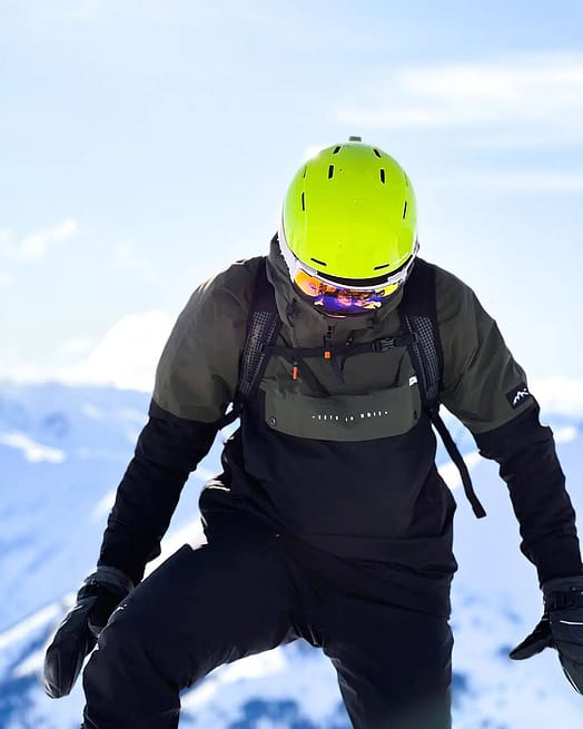 Asiakas @santioperto12 tuotteessa Dope Hiker Light Ulkoilutakki Miehet Olive Green/Black