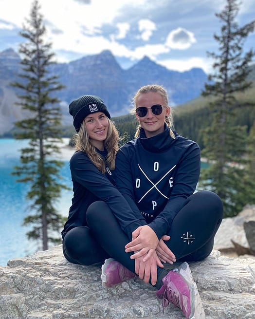 Asiakas @simca_brzobohata tuotteessa Dope Snuggle W 22 Kerrastopaita Naiset 2X-Up Black