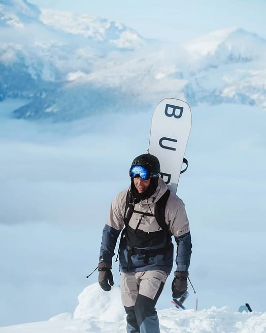 Asiakas @mads.captures tuotteessa Montec Dune Lumilautailutakki Miehet Sand/Black/Metal Blue