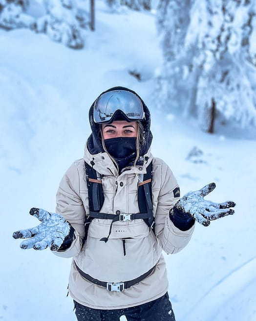 Asiakas @getting.lost.outdoors tuotteessa Dope Puffer W 23 Lumilautailutakki Naiset Sand