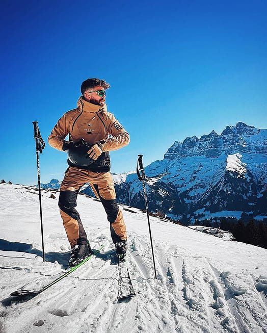 Asiakas @xavierpinsta tuotteessa Montec Fawk Lumilautailuhousut Miehet Gold/Black