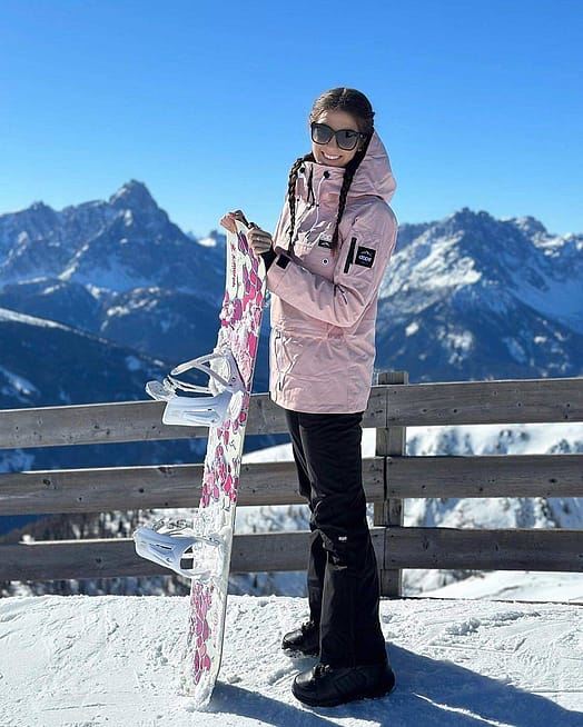 Asiakas @natalie_svobo tuotteessa Dope Annok W Laskettelutakki Naiset Soft Pink