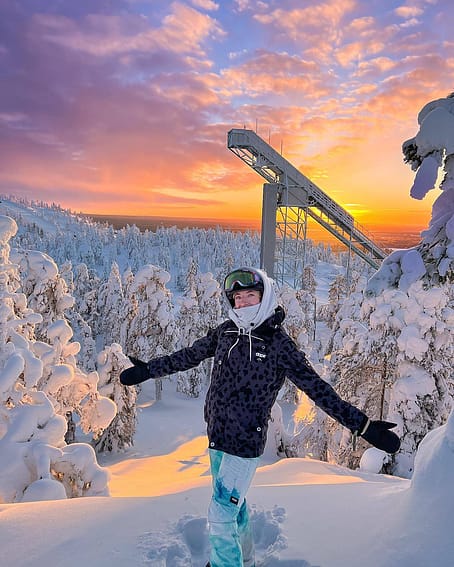 Asiakas @surfandearthtravel tuotteessa Dope Adept W Lumilautailutakki Naiset Dots Phantom