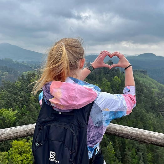 Asiakas @jitka.liskova.12 tuotteessa Dope Hiker Light W Ulkoilutakki Naiset Ink