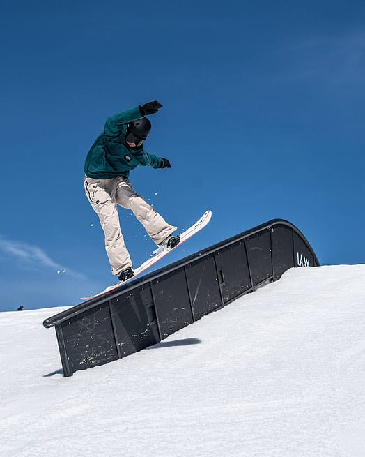 Asiakas @irinaruegg tuotteessa Dope Blizzard W Laskettelutakki Naiset Bottle Green